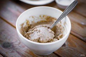 Яйца фаршированные шпротами Яйца фаршированные шпротами