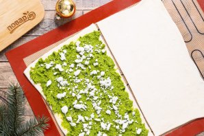 Праздничные елочки из теста