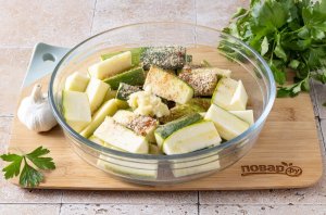 Кабачки с чесноком в духовке Кабачки с чесноком в духовке