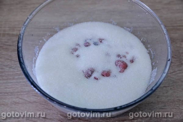 Земляничное варенье с черникой в микроволновке Земляничное варенье с черникой в микроволновке