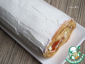 Белковый бисквитный рулет с хурмой Белковый бисквитный рулет с хурмой