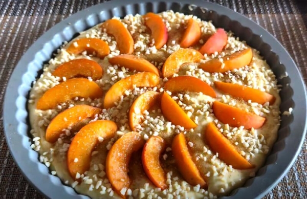 Абрикосовый пирог – идеальный летний десерт. Простой рецепт с сочной начинкой и нежным тестом Абрикосовый пирог – идеальный летний десерт. Простой рецепт с сочной начинкой и нежным тестом