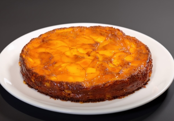 Много яблок, мало сахара и мало муки: пирог, который пахнет осенью и выглядит как из кондитерской Много яблок, мало сахара и мало муки: пирог, который пахнет осенью и выглядит как из кондитерской