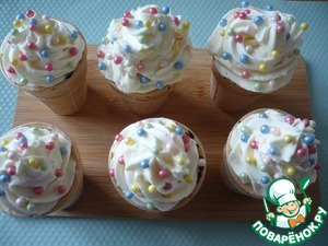 Капкейки в вафельных стаканчиках "Нетающее мороженое" Капкейки в вафельных стаканчиках "Нетающее мороженое"