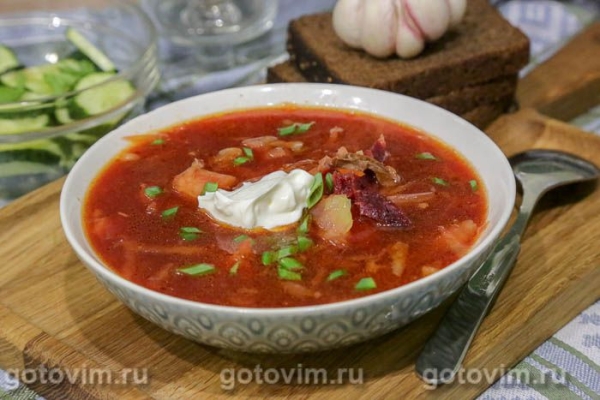 Рубиновый борщ с маринованной свёклой в мультиварке