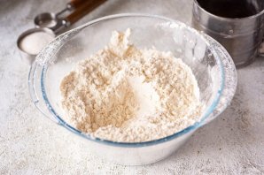 Пышные дрожжевые оладьи Пышные дрожжевые оладьи