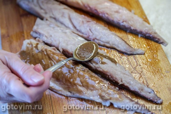 Рулет из скумбрии в горчичном маринаде Рулет из скумбрии в горчичном маринаде