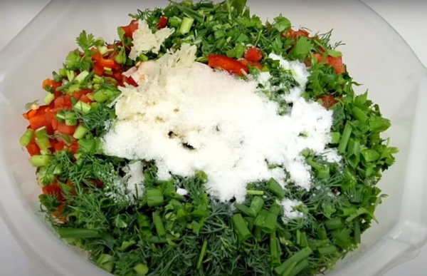 Лето в тарелке: секретный Чимчи из доступных овощей, который захочется есть каждый день. Рецепт без усилий