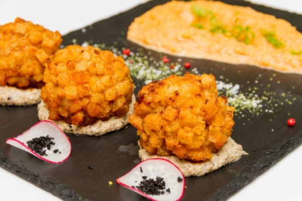 Пожарские котлеты из куриного филе от Ильи Лазерсона Пожарские котлеты из куриного филе от Ильи Лазерсона