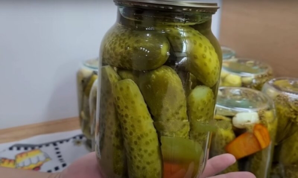 Огурцы, как у бабушки: раскрываем забытый способ маринования для идеального хруста