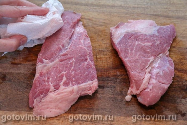 Стейки из говядины на мангале, маринованные в йогурте