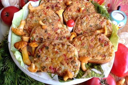 Бутерброды горячие с грибами Бутерброды горячие с грибами