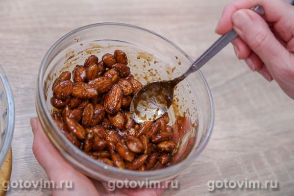 Закусочный миндаль в глазури из соуса терияки в микроволновке