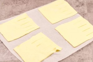 Слоеные пирожки с рикоттой и шпинатом