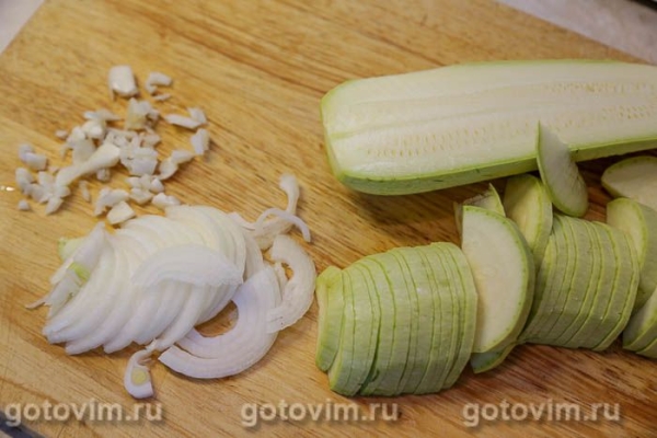 Жареные кабачки с грибами в сметане Жареные кабачки с грибами в сметане