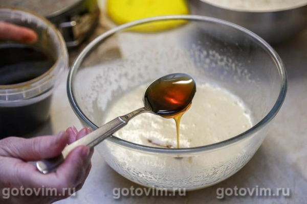 Пирог медовый с черной смородиной Пирог медовый с черной смородиной