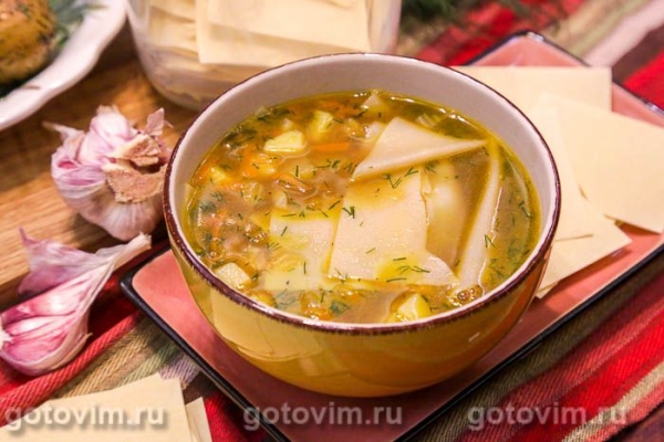 Суп из говяжьего костного бульона с лапшой Суп из говяжьего костного бульона с лапшой