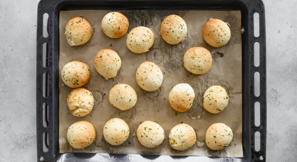 Воздушные сырные бомбочки с начинкой, пошаговый рецепт с фото на 302 ккал Воздушные сырные бомбочки с начинкой, пошаговый рецепт с фото на 302 ккал