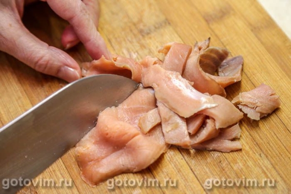 Тартинки с творожным сыром, красной рыбой и икрой Тартинки с творожным сыром, красной рыбой и икрой