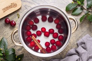 Летний компот из вишни Летний компот из вишни