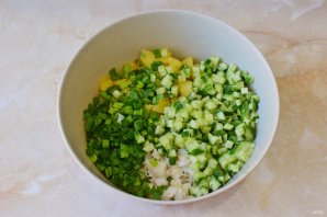 Салат с треской и огурцом Салат с треской и огурцом