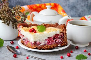 Пирог "Брусника под снегом" Пирог "Брусника под снегом"