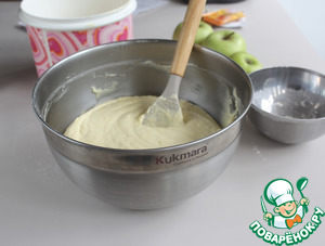 Манник на кефире с яблоками