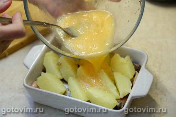 Запеканка из беломорской сельди с картофелем Запеканка из беломорской сельди с картофелем