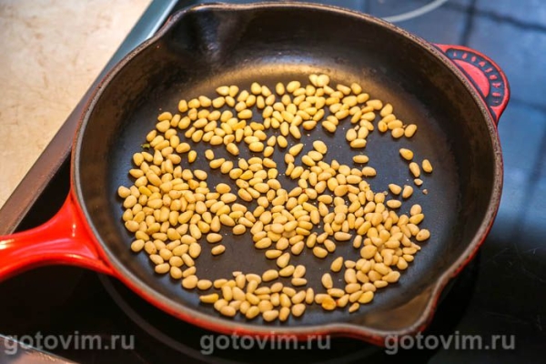 Соус песто россо c вялеными помидорами (Pesto Rosso) Соус песто россо c вялеными помидорами (Pesto Rosso)