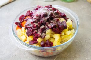 Винегрет классический с фасолью Винегрет классический с фасолью