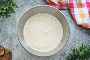 Шоколадный торт с малиной и голубикой