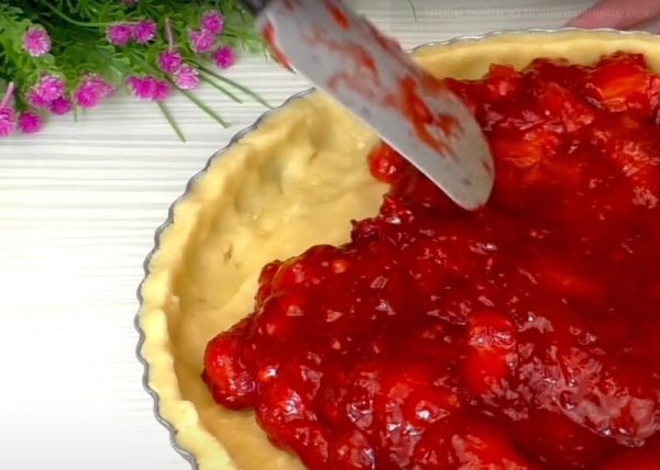 Просто, красиво и вкусно. Клубничный пирог, который тает во рту Просто, красиво и вкусно. Клубничный пирог, который тает во рту