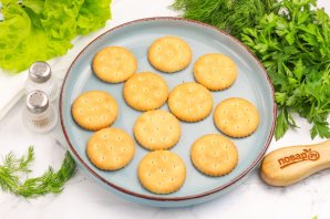 Канапе на крекерах на праздничный стол Канапе на крекерах на праздничный стол