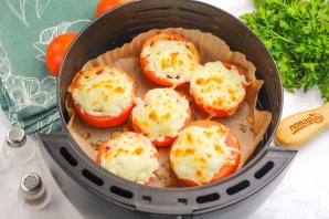 Помидоры с сыром в аэрогриле