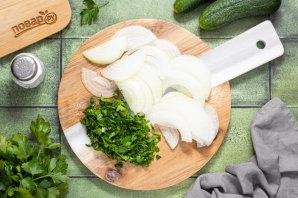 Салат с огурцами на зиму