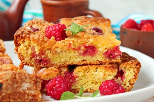 Пирог с малиной простой Пирог с малиной простой