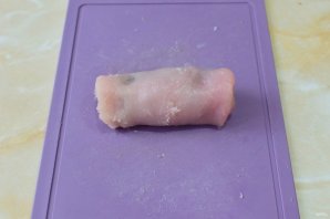 Куриные рулетики в беконе с грибами