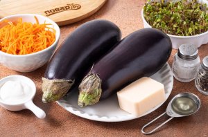 Рулетики из баклажана с сыром и морковью Рулетики из баклажана с сыром и морковью