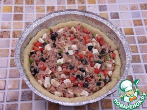 Киш с тунцом и перцем Киш с тунцом и перцем