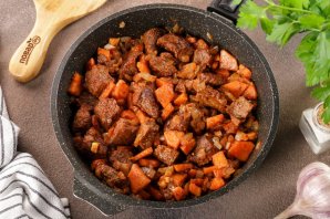 Гуляш с гречкой Гуляш с гречкой