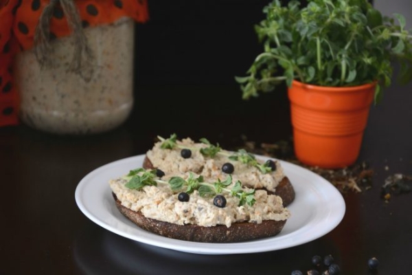 Паштет из куриной грудки с мускатным орехом