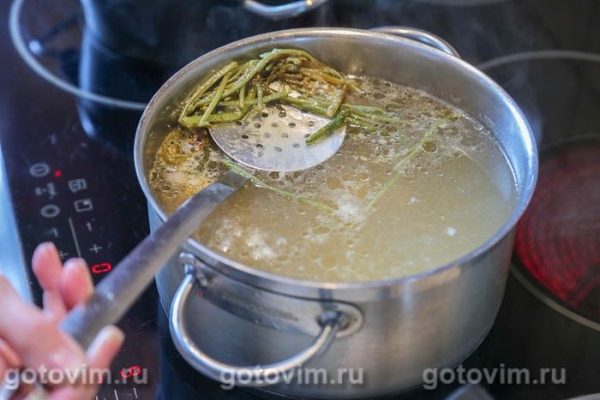 Рассольник с мясом и свежими огурцами