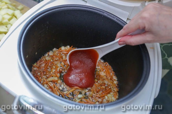 Рубиновый борщ с маринованной свёклой в мультиварке