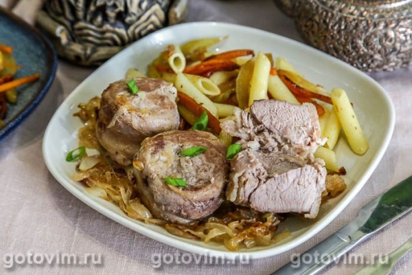 Вырезка из свинины в беконе в мультиварке