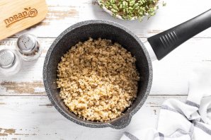 Салат из киноа со свеклой