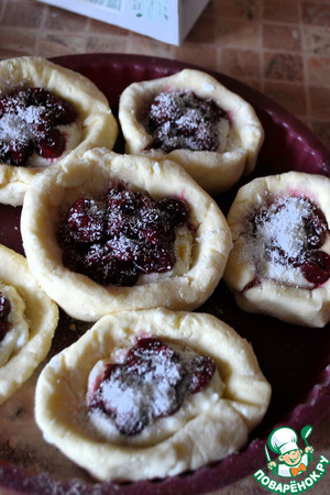 Ватрушки с вишней