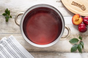 Компот из абрикосов и слив Компот из абрикосов и слив