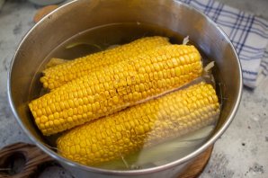 Кукуруза в початках Кукуруза в початках
