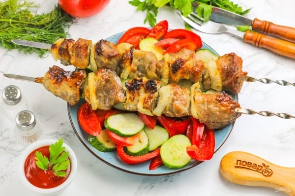 Шашлык из свинины в сметанном маринаде Шашлык из свинины в сметанном маринаде