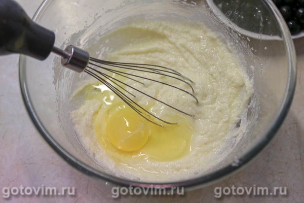 Пирог с черной смородиной и гранулированным сахаром Пирог с черной смородиной и гранулированным сахаром